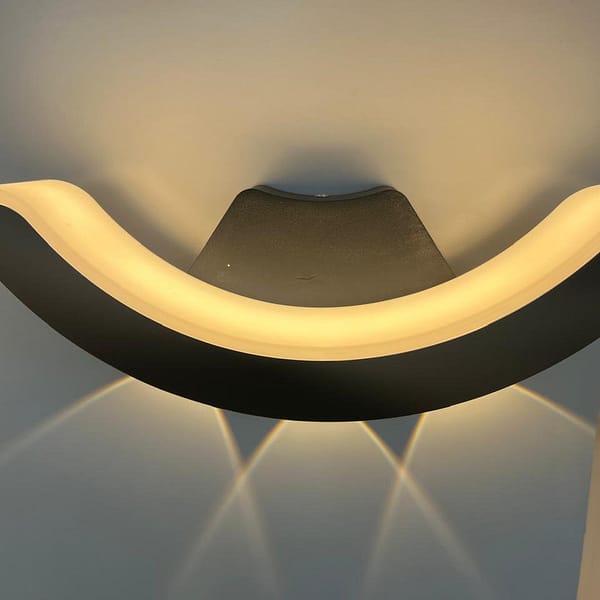 انارة خارجية جدارية اضاءة منتشرة30واط اصفر 3000k